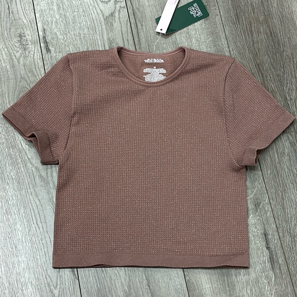 Wild Fable shirt size medium seamless chestnut in color new with tags